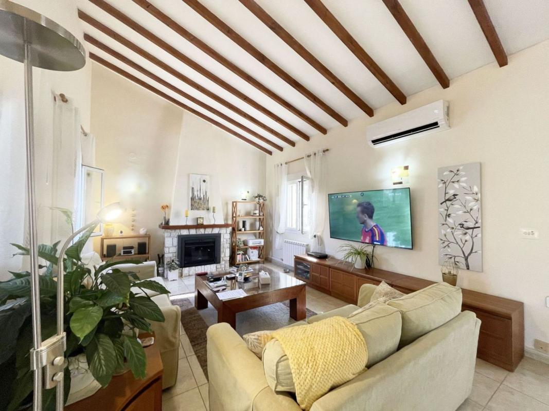 Properties for sale and rent in Spain photo 5