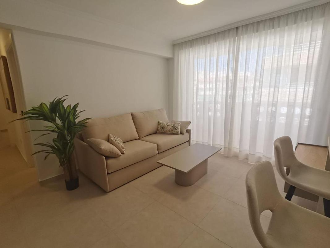 Venta de piso en Piso en Avenida Virgen del Carmen, Gaspar Perrelló, Torrevieja, Torrevieja
 photo 5
