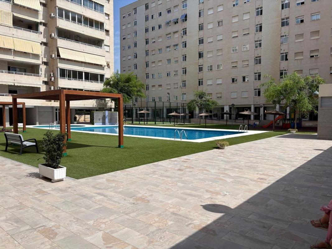 Venta de piso en Piso en Avenida Esportista Miriam Blasco, 18, La Albufereta, Alicante / Alacant, Alicante / Alacant
photo 2