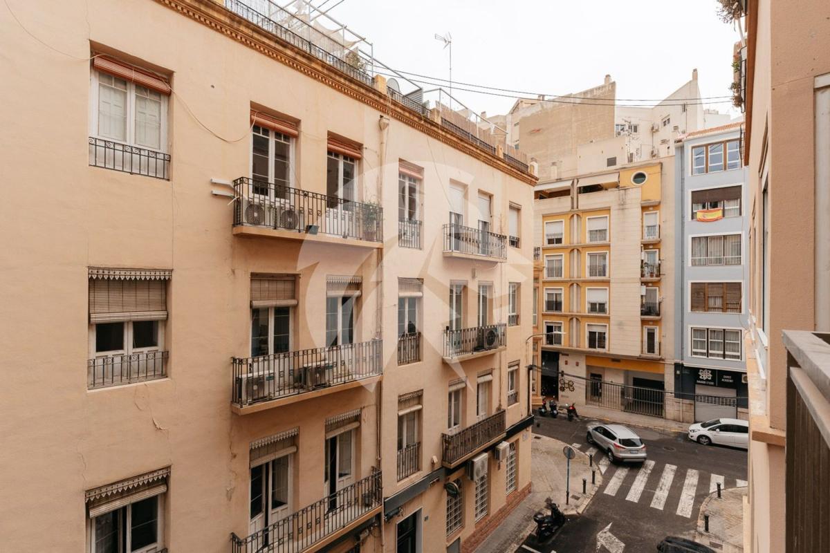 Продажа квартиры на Piso en Calle Berenguer de Marquina, Mercado, Alicante / Alacant, Аликанте / Алакант
 photo 3