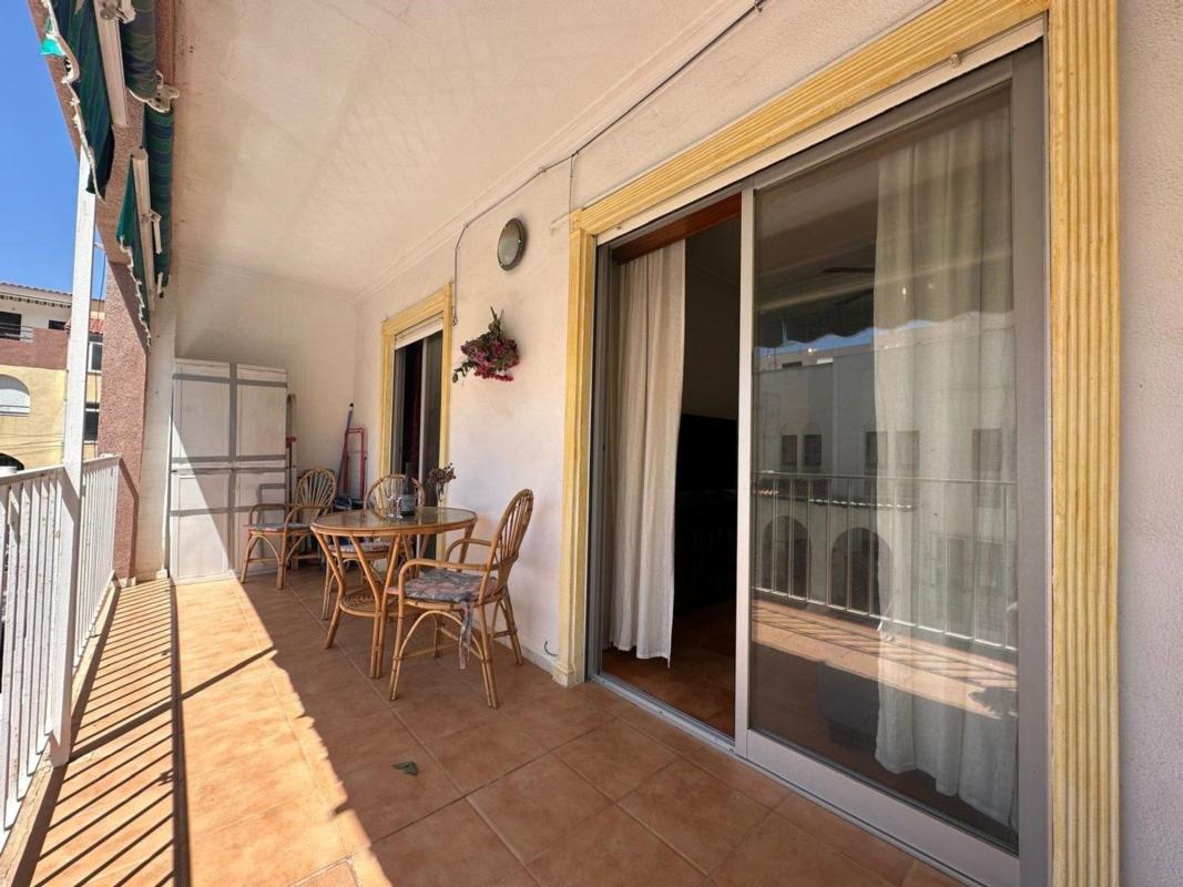 Venta de piso en Piso en Calle Antonio Gil, Gaspar Perrelló, Torrevieja, Torrevieja
photo 2
