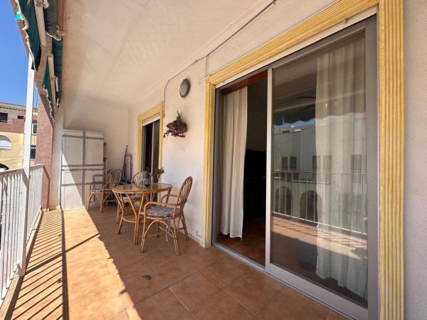 Piso en venta en Piso en Calle Antonio Gil, Gaspar Perrelló, Torrevieja, Torrevieja thumbnail 2