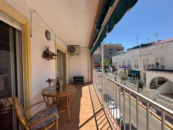 Piso en venta en Piso en Calle Antonio Gil, Gaspar Perrelló, Torrevieja, Torrevieja thumbnail 3