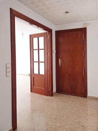 Sale of flat in Piso en Calle Ausiàs March, Barri Zona Nord, Alcoy / Alcoi, Alcoy
photo 1