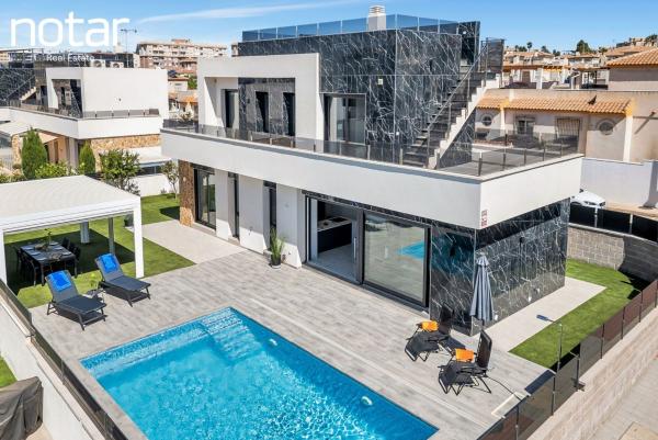 Casa o chalet independiente en Calle Sotavento, Miramar - Torre del Moro, Torrevieja photo 1