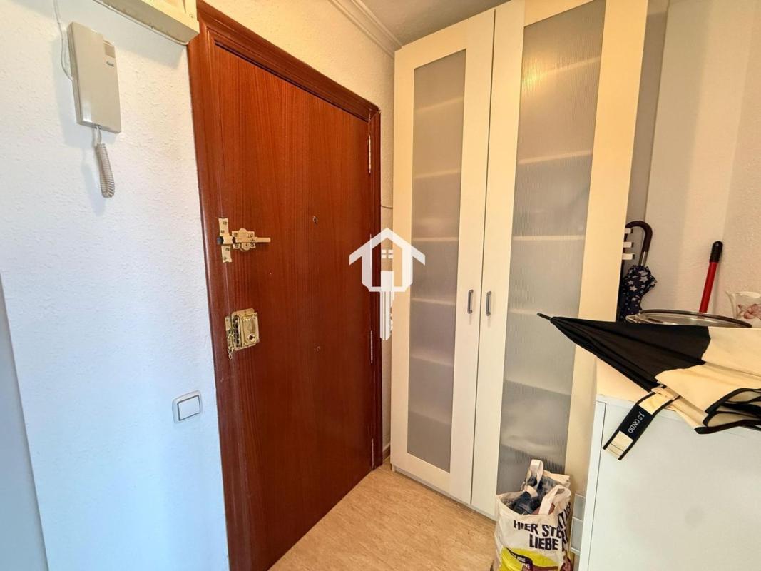 Продажа квартиры на Piso en Calle Pintor Pedro Camacho, Ciudad Elegida, Alicante / Alacant, Аликанте / Алакант
 photo 2