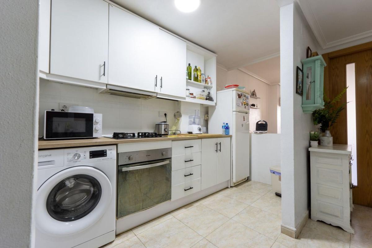 Продажа квартиры на Piso en Avenida Diego Ramírez Pastor, Centro - Muelle Pesquero, Torrevieja, Торревьеха
photo 4