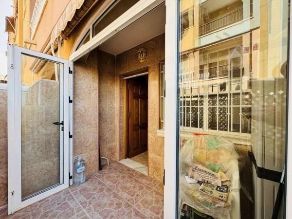 Piso en venta en Piso en Gaspar Perrelló, Torrevieja, Torrevieja thumbnail 2