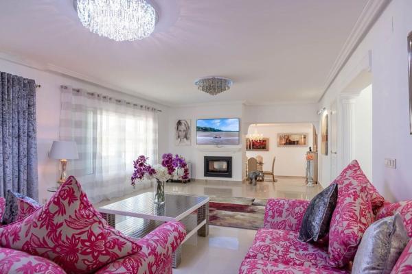 Частный шале на продаже в Casa o chalet en Centro, San Miguel de Salinas, Сан-Мигель-де-Салинас thumbnail 2