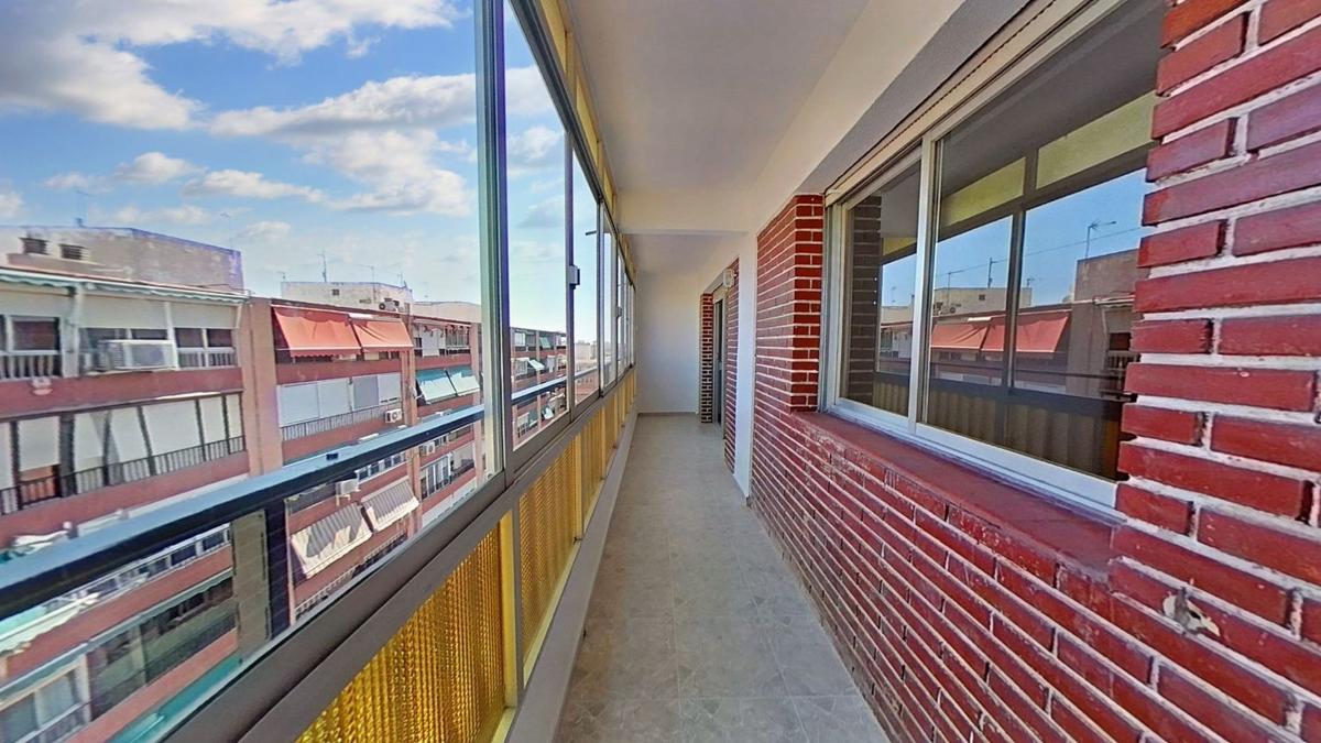 Продажа квартиры на Piso en La Florida Portazgo, Alicante / Alacant, Аликанте / Алакант
 photo 2