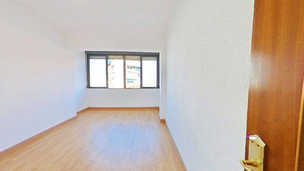 Venta de piso en Piso en Plà del Bon Repòs-La Goteta, Alicante / Alacant, Alicante / Alacant
photo 4