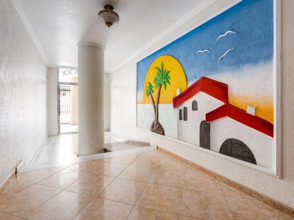 Apartment for sale in Piso en Avenida Habaneras - Curva de Palangre, Torrevieja, Torrevieja thumbnail 3