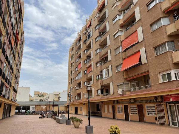 Apartment for sale in Piso en Avenida Habaneras - Curva de Palangre, Torrevieja, Torrevieja photo 1