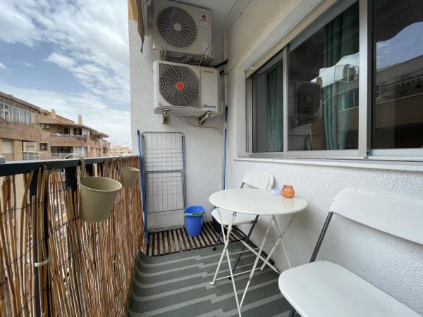Apartment for sale in  Piso en Avenida Habaneras - Curva de Palangre, Torrevieja, Torrevieja photo 4