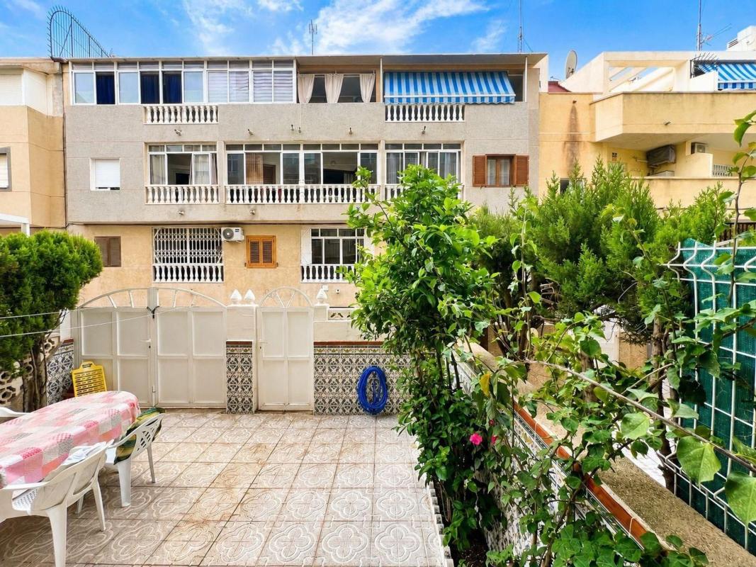 Venta de piso en Piso en Avenida Habaneras - Curva de Palangre, Torrevieja, Torrevieja
photo 2