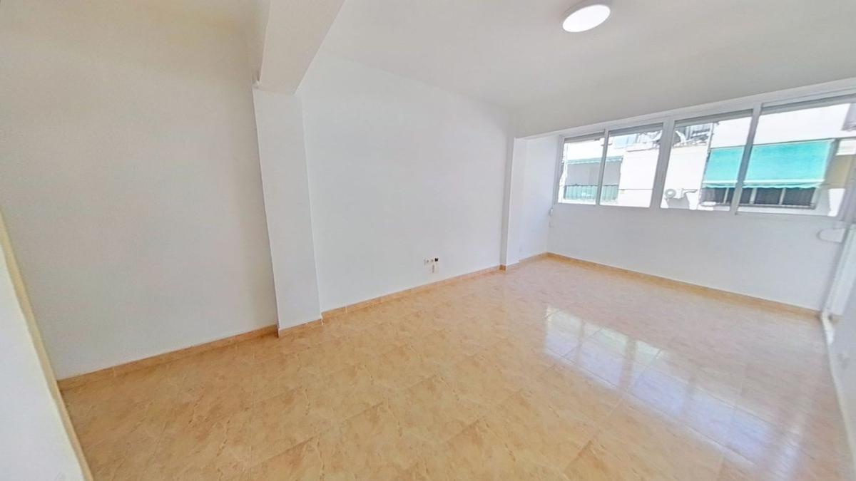 Venta de piso en Piso en Plà del Bon Repòs-La Goteta, Alicante / Alacant, Alicante / Alacant
photo 1