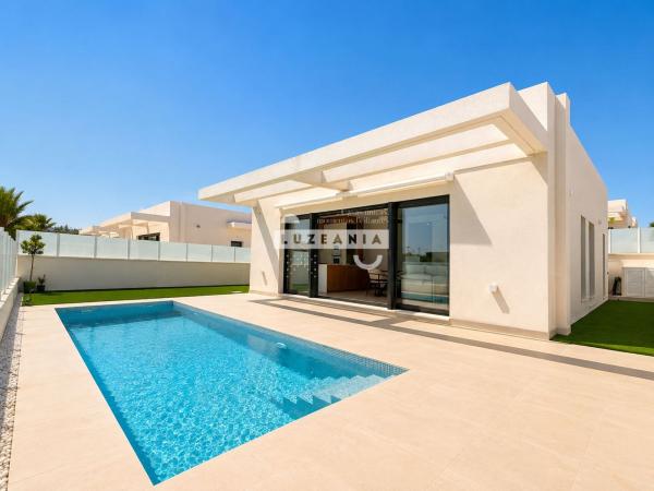 Casa o chalet independiente en Plaza Torremendo J-2, 59, Desamparados-Hurchillo-Torremendo, Orihuela photo 1