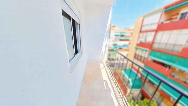 Продажа квартиры на Piso en Plà del Bon Repòs-La Goteta, Alicante / Alacant, Аликанте / Алакант
thumbnail 2