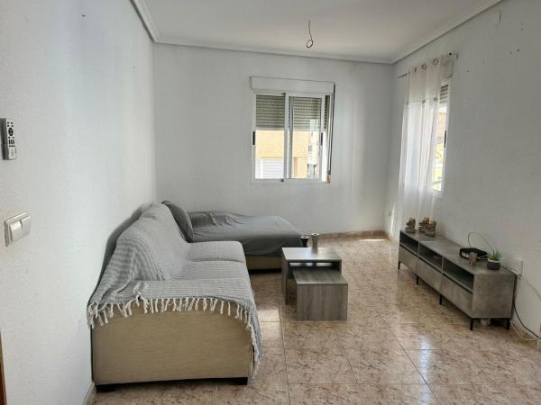 Продажа квартиры на Piso en Calle Jaime Segarra s/n, Carolinas Altas, Alicante / Alacant, Аликанте / Алакант
photo 1