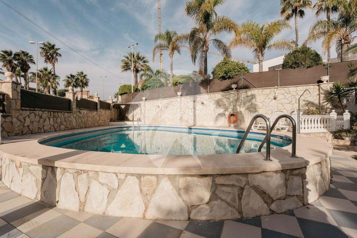 Properties for sale and rent in Spain photo 3