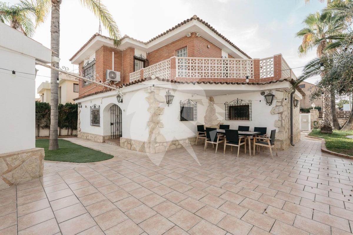 Properties for sale and rent in Spain photo 5