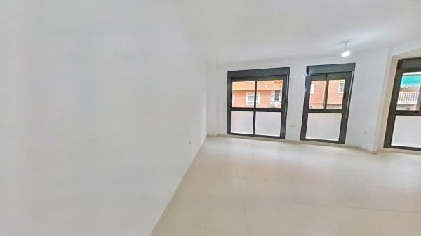 Продажа квартиры на Piso en Carolinas Altas, Alicante / Alacant, Аликанте / Алакант
thumbnail 1