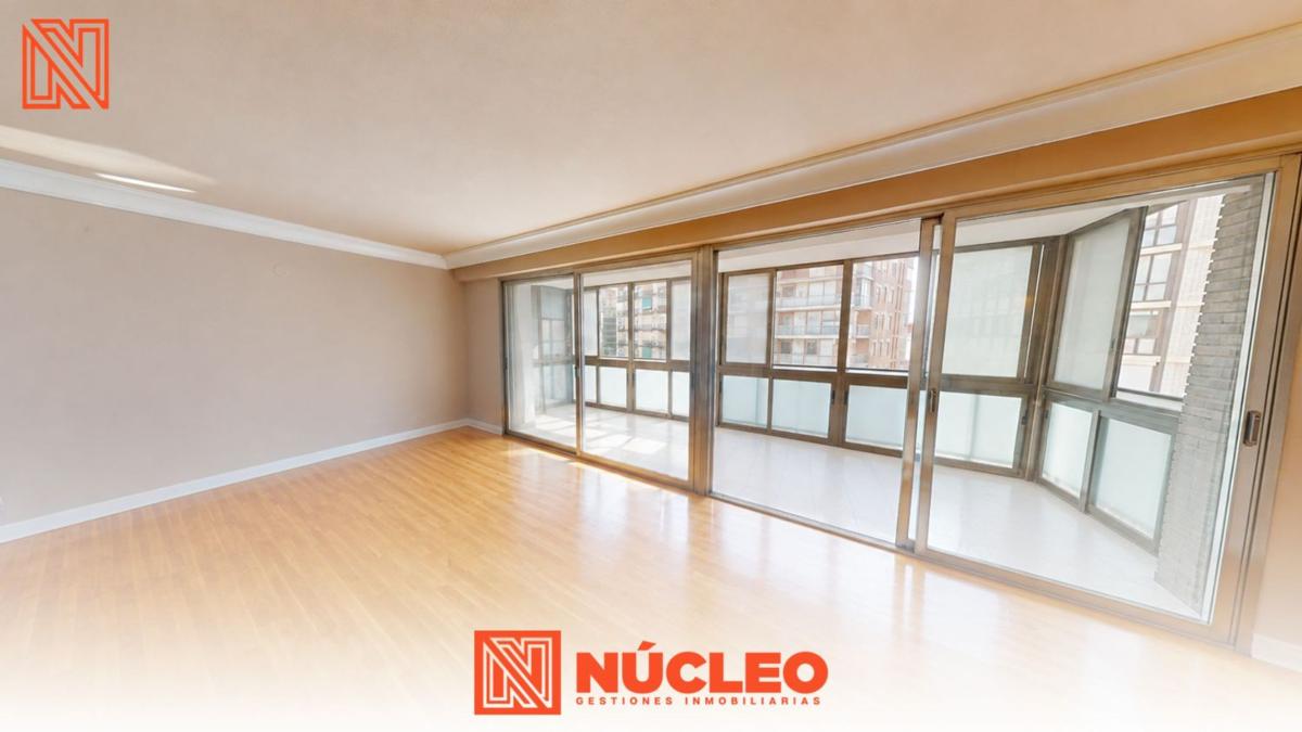 Продажа квартиры на Piso en Calle General Primo de Rivera, Casco Histórico-Santa Cruz, Alicante / Alacant, Аликанте / Алакант
photo 1
