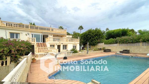 Casa o chalet independiente en Calle Benimodo, Pinar de Advocat-Cometa, Moraira photo 1