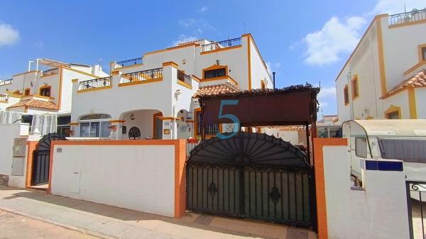 Chalet wolnostojący na sprzedaż w  Casa o chalet en Desamparados-Hurchillo-Torremendo, Orihuela, Orihuela photo 1