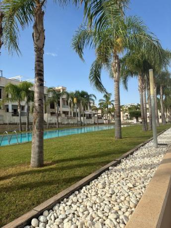 Piso en venta en Piso en Los Balcones - Los Altos del Edén, Torrevieja, Torrevieja thumbnail 2