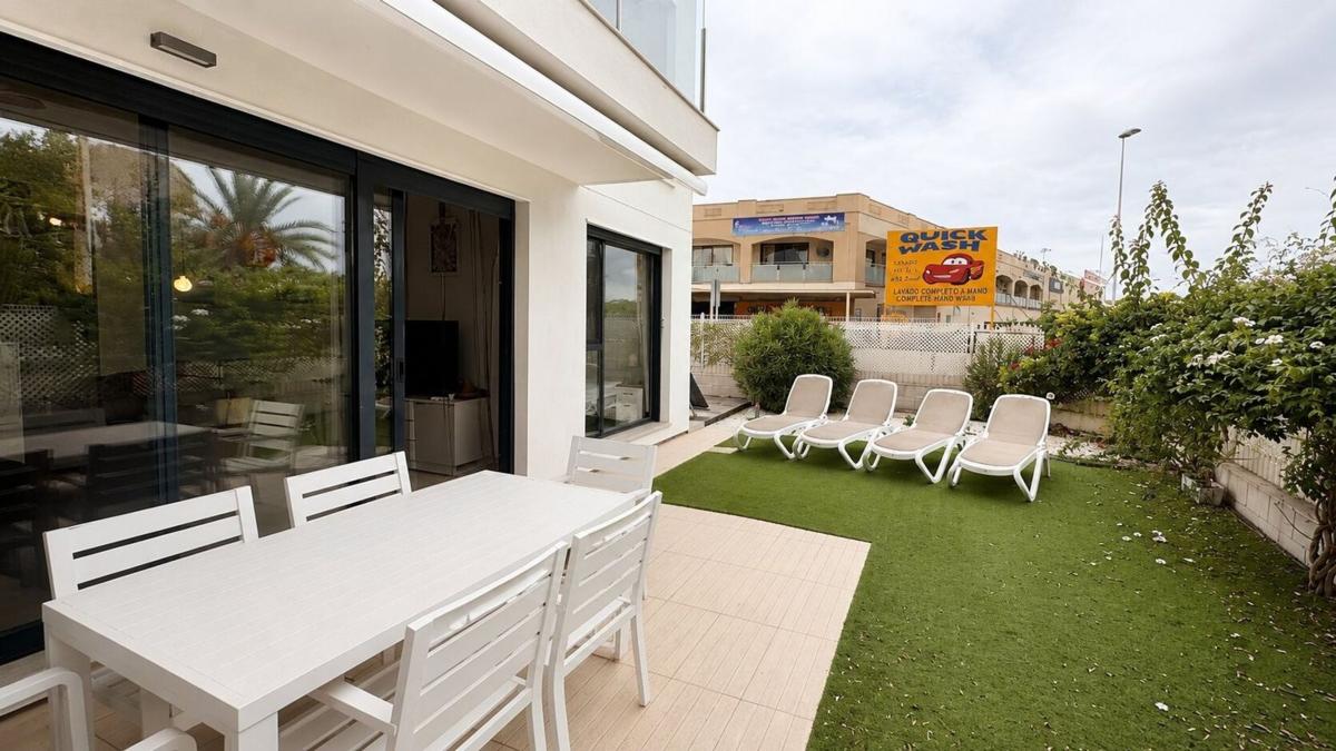 Sale of apartment in Piso en Calle Albariño, Los Balcones - Los Altos del Edén, Torrevieja, Torrevieja
 photo 2