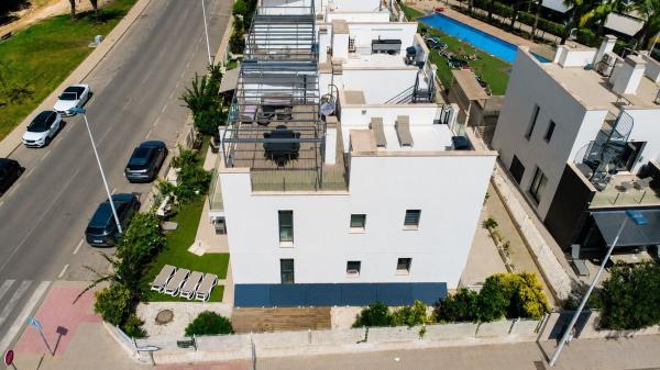 Piso en venta en Piso en Calle Albariño, Los Balcones - Los Altos del Edén, Torrevieja, Torrevieja thumbnail 3