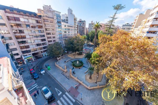 Продажа квартиры на Piso en Plaza Calvo Sotelo, Centro Tradicional, Alicante / Alacant, Аликанте / Алакант
photo 1