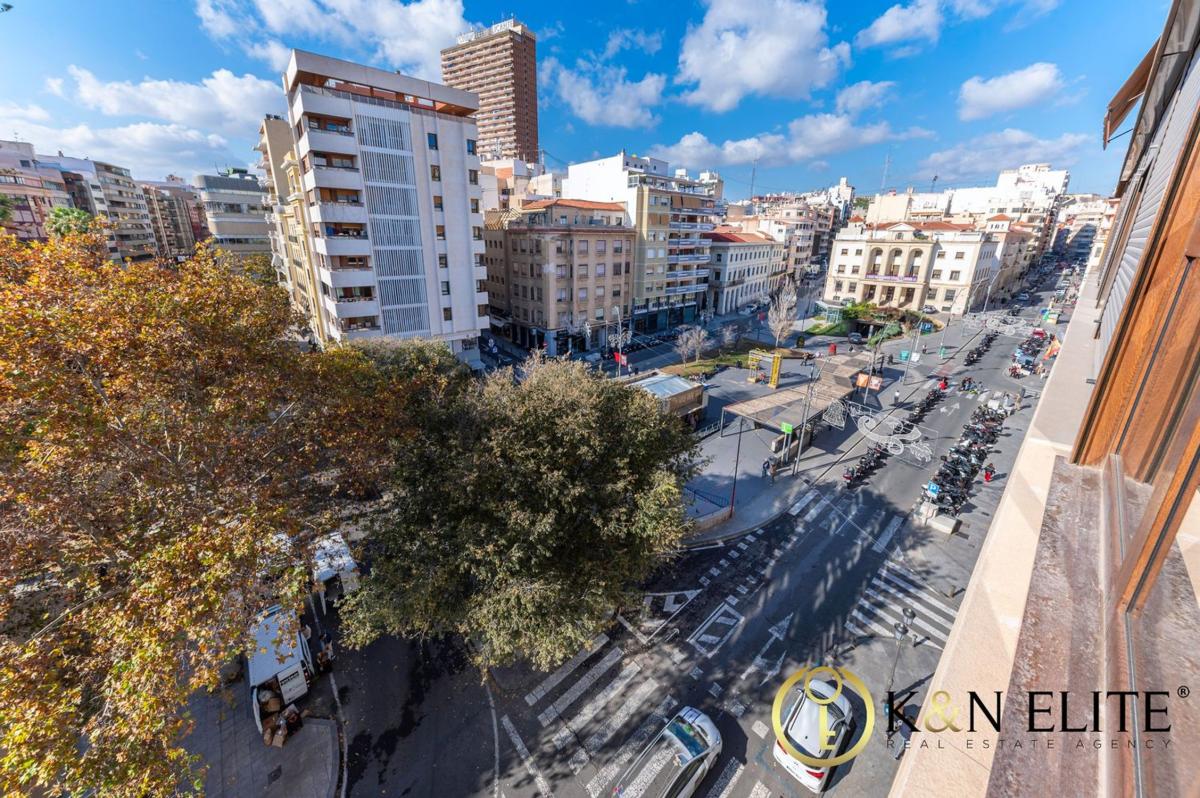 Sprzedaż mieszkania w Piso en Plaza Calvo Sotelo, Centro Tradicional, Alicante / Alacant, Alicante / Alacant
photo 3