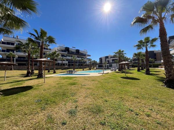 Piso en venta en Piso en Calle Covadonga, 8, Los Balcones - Los Altos del Edén, Torrevieja, Torrevieja photo 1