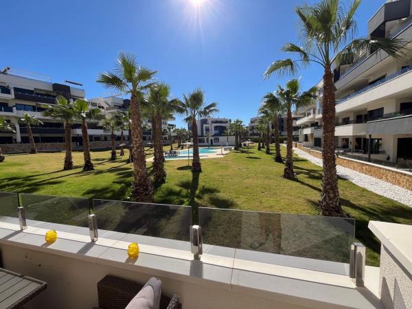 Piso en venta en Piso en Calle Covadonga, 8, Los Balcones - Los Altos del Edén, Torrevieja, Torrevieja thumbnail 2