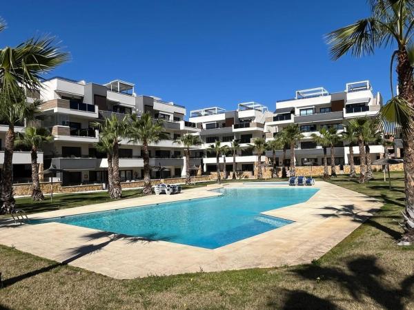 Piso en venta en Piso en Calle Covadonga, 8, Los Balcones - Los Altos del Edén, Torrevieja, Torrevieja thumbnail 3