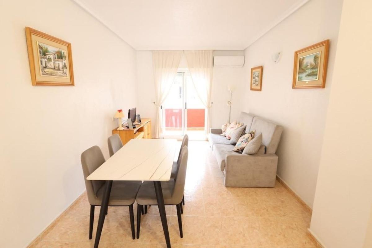 Venta de piso en Piso en Calle San Luis, 1, Parque de las Naciones, Torrevieja, Torrevieja
photo 1