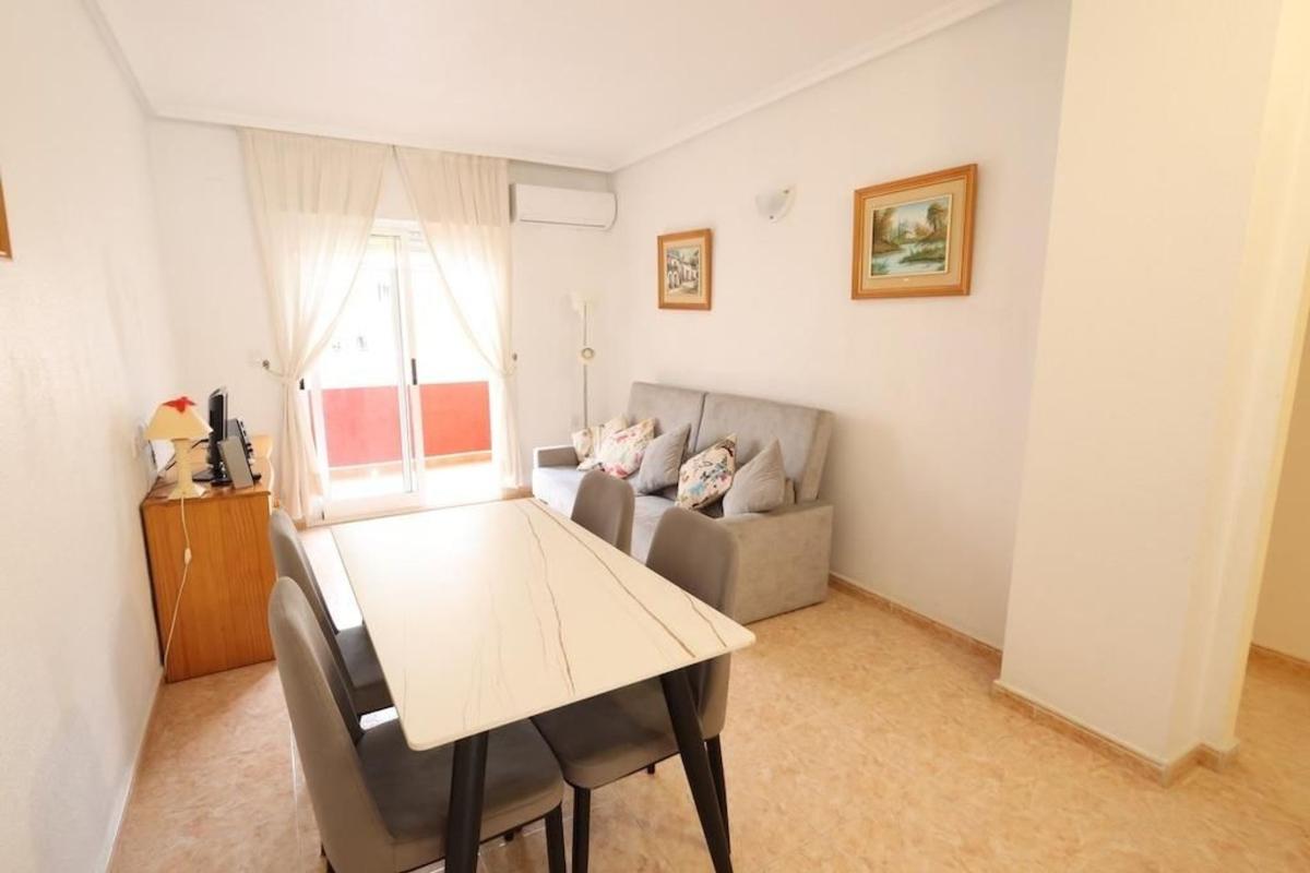 Venta de piso en Piso en Calle San Luis, 1, Parque de las Naciones, Torrevieja, Torrevieja
photo 2