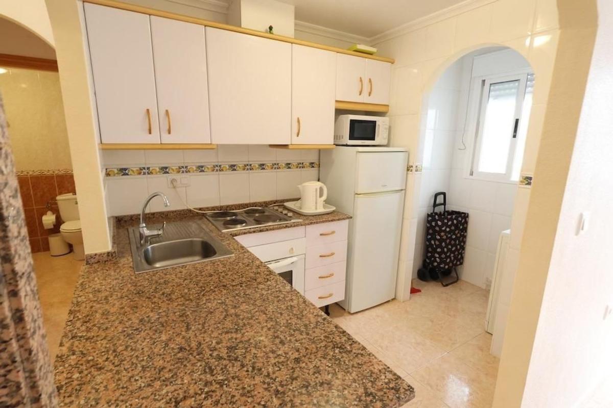 Venta de piso en Piso en Calle San Luis, 1, Parque de las Naciones, Torrevieja, Torrevieja
photo 3
