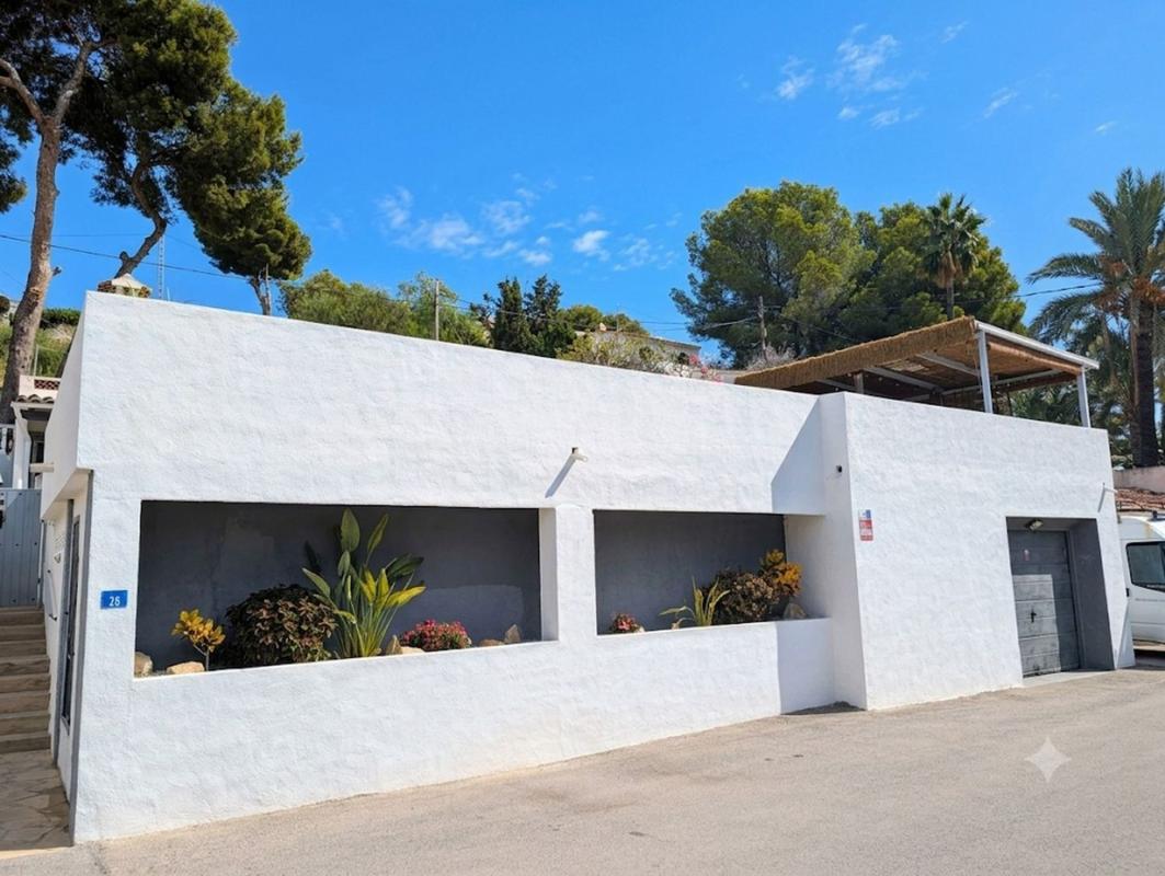 Sale of independent chalet in Casa o chalet en Cala Advocat - Baladrar, Benissa, Benissa
photo 5