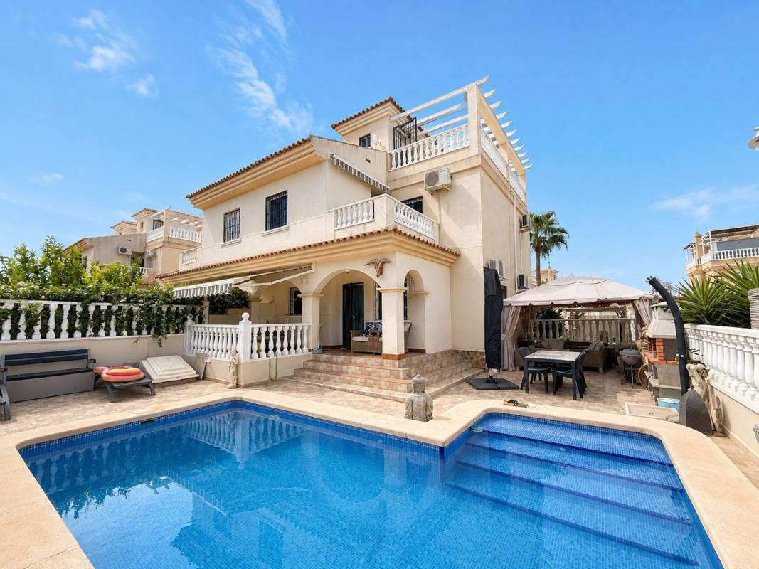 Properties for sale and rent in Spain photo 1