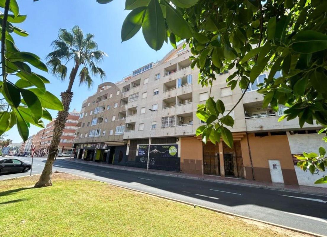 Sale of apartment in Piso en El Molino, Torrevieja, Torrevieja
photo 2