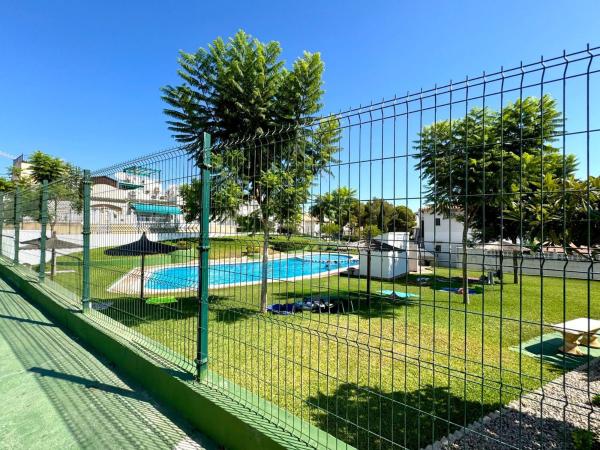 Chalet pareado en Urbanización Lago Jardín 2 M7 Sec D, Los Balcones - Los Altos del Edén, Torrevieja photo 1