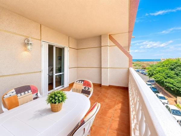 Piso en venta en Piso en Gaspar Perrelló, Torrevieja, Torrevieja thumbnail 2