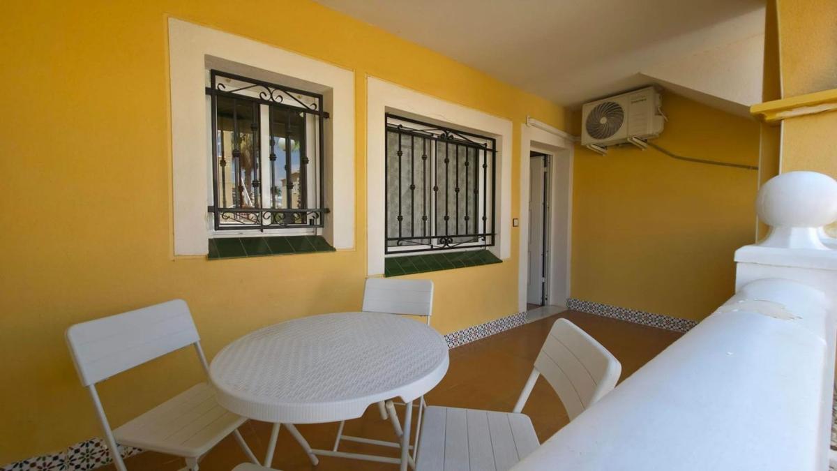 Продажа квартиры на Piso en Calle Lagunas de Ruidera, Zona Lago - Los Almendros, Orihuela, Ориуэла
photo 3