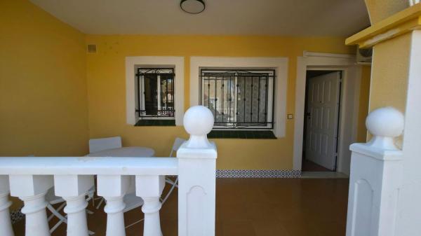 Продажа квартиры на Piso en Calle Lagunas de Ruidera, Zona Lago - Los Almendros, Orihuela, Ориуэла
 photo 4