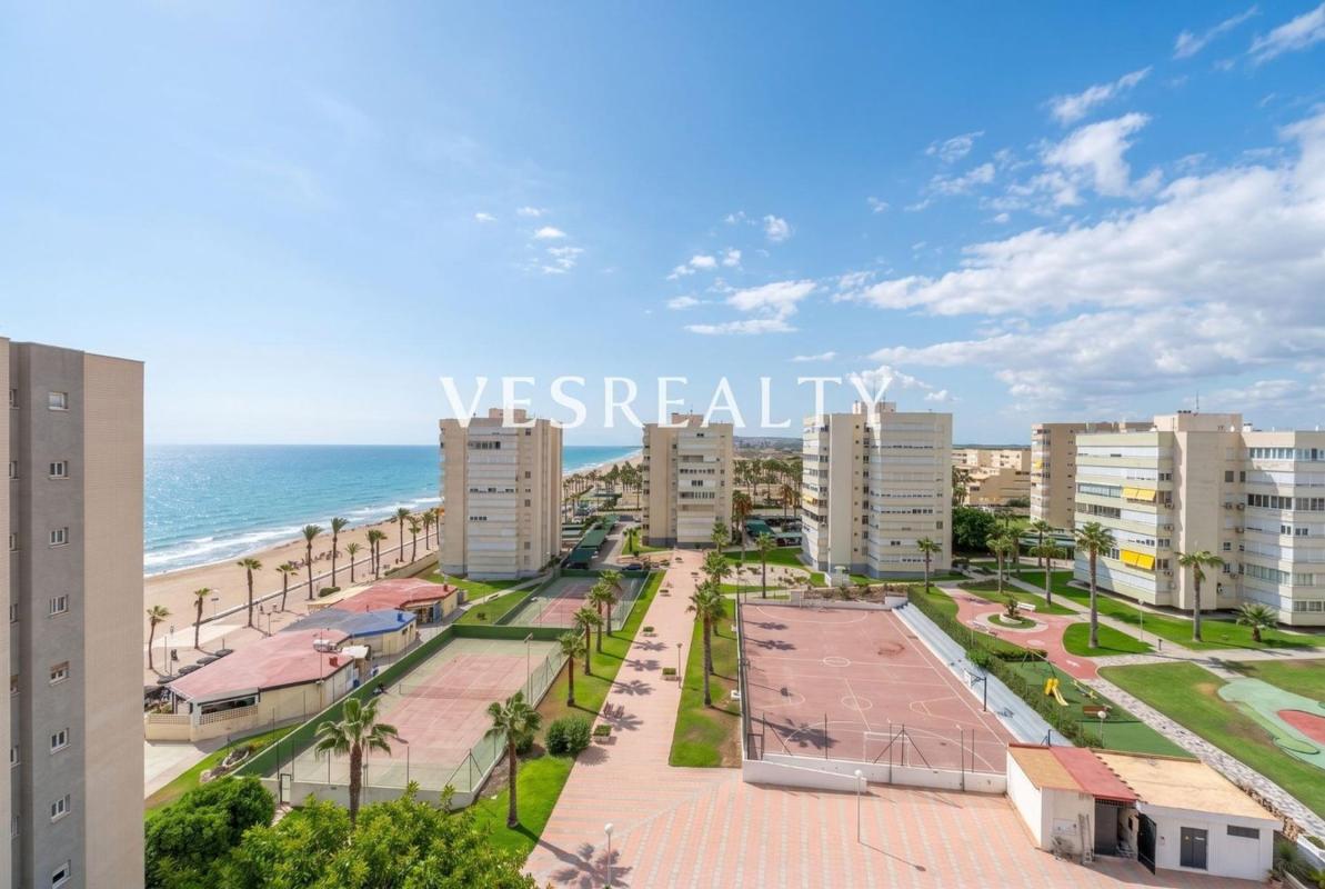 Sale of apartment in Piso en Calle Musico Juan Latorre Baeza, 2, El Palmeral-Urbanova-Tabarca, Alicante / Alacant, Alicante
photo 5