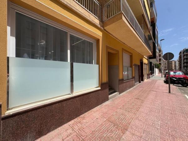 Venta de piso en Piso en Las Piscinas Naturales, Torrevieja, Torrevieja
thumbnail 2