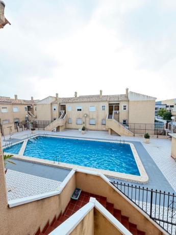 Sprzedaż mieszkania w Piso en Parque Acuático - Sector 25, Torrevieja, Torrevieja
photo 1